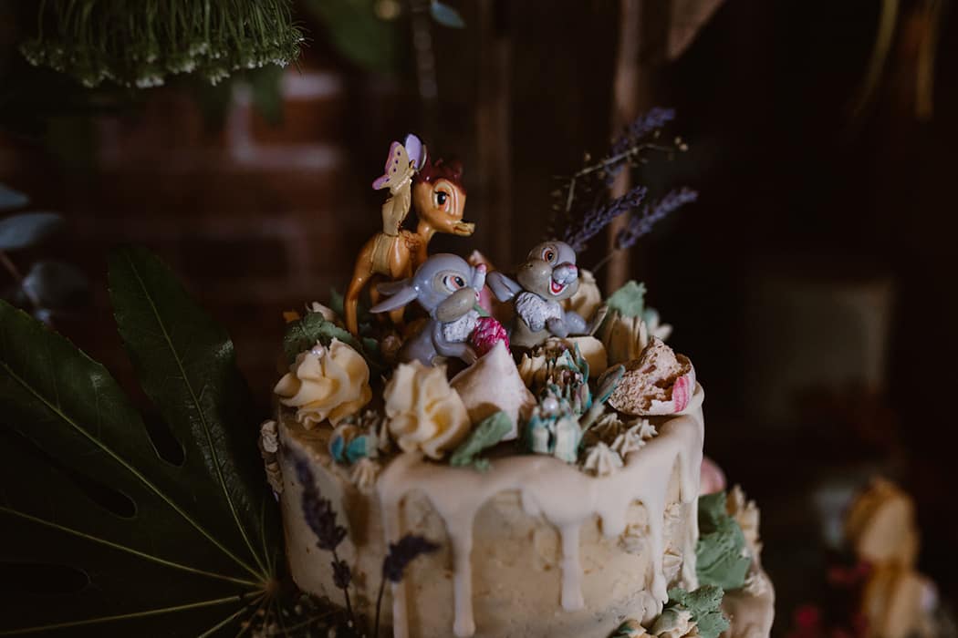 Image by <a class="text-p3" href="http://www.agnesblack.com" target="_blank">Agnes Black</a>.