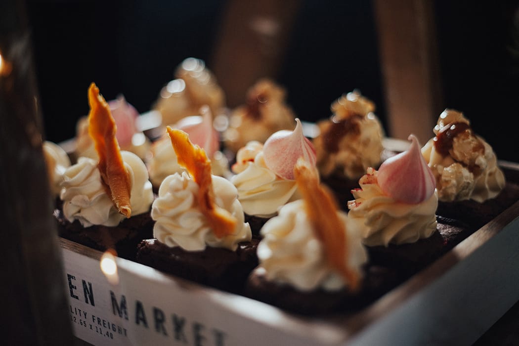 Image by <a class="text-p3" href="https://www.the-wild-bride.com" target="_blank">The Wild Bride</a>.