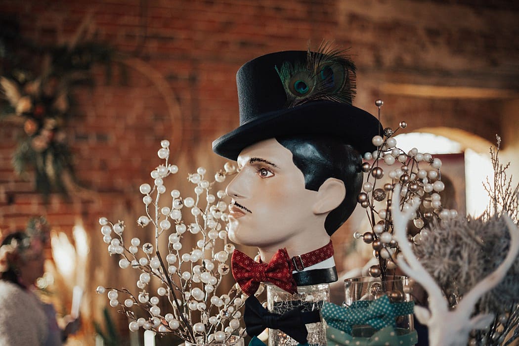 Image by <a class="text-p3" href="https://www.the-wild-bride.com" target="_blank">The Wild Bride</a>.