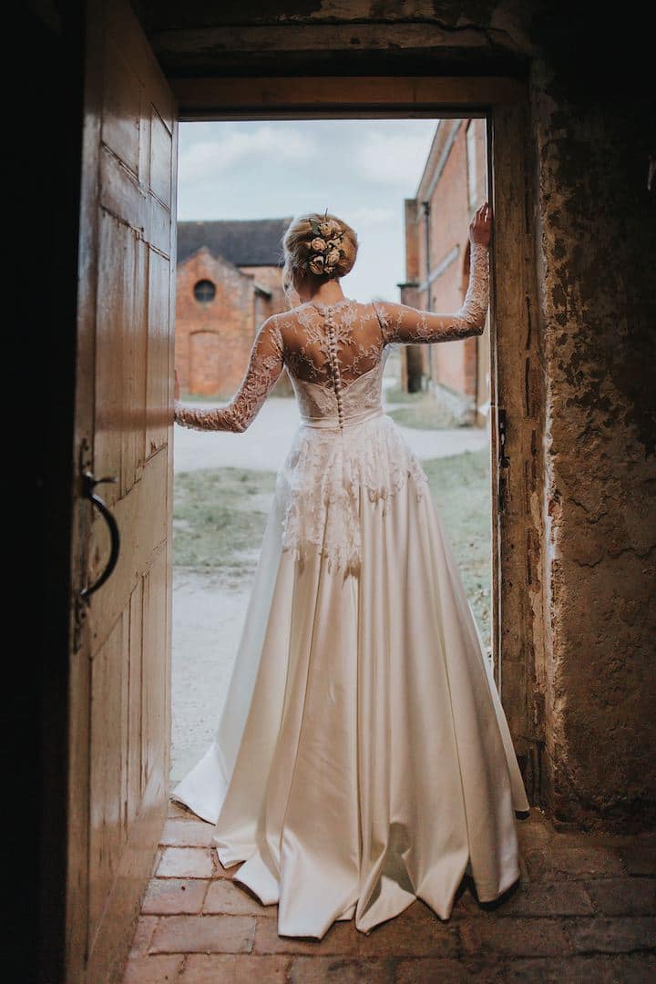 Images by <a class="text-p3" href="http://www.humpstonandbull.co.uk" target="_blank">Humpston & Bull</a>.