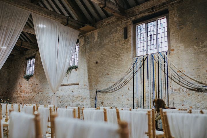 Images by <a class="text-p3" href="http://www.humpstonandbull.co.uk" target="_blank">Humpston & Bull</a>.