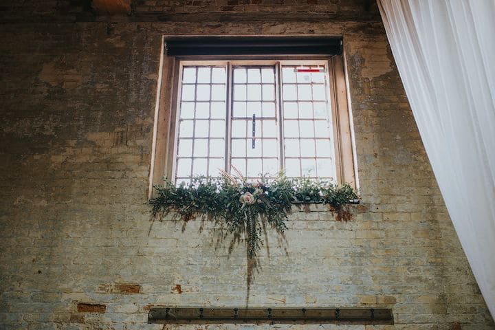 Images by <a class="text-p3" href="http://www.humpstonandbull.co.uk" target="_blank">Humpston & Bull</a>.