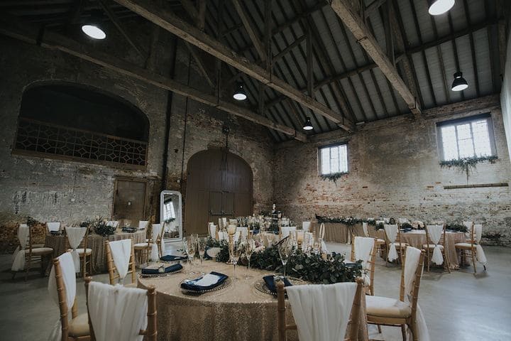 Images by <a class="text-p3" href="http://www.humpstonandbull.co.uk" target="_blank">Humpston & Bull</a>.