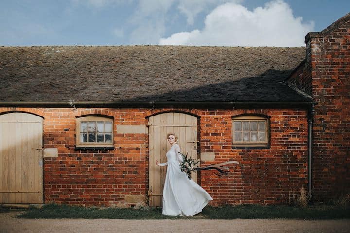 Images by <a class="text-p3" href="http://www.humpstonandbull.co.uk" target="_blank">Humpston & Bull</a>.