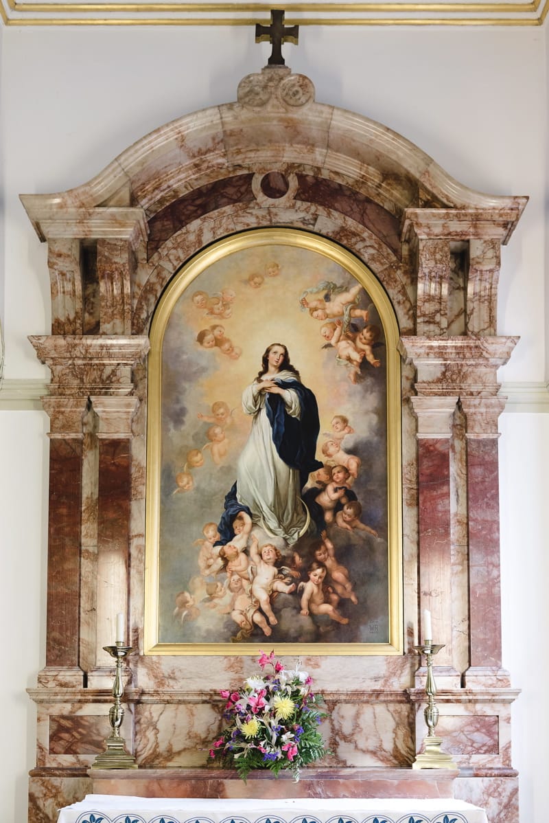 Image by <a class="text-p3" href="http://www.weddingsbynicolaandglen.com" target="_blank">www.weddingsbynicolaandglen.com</a>.