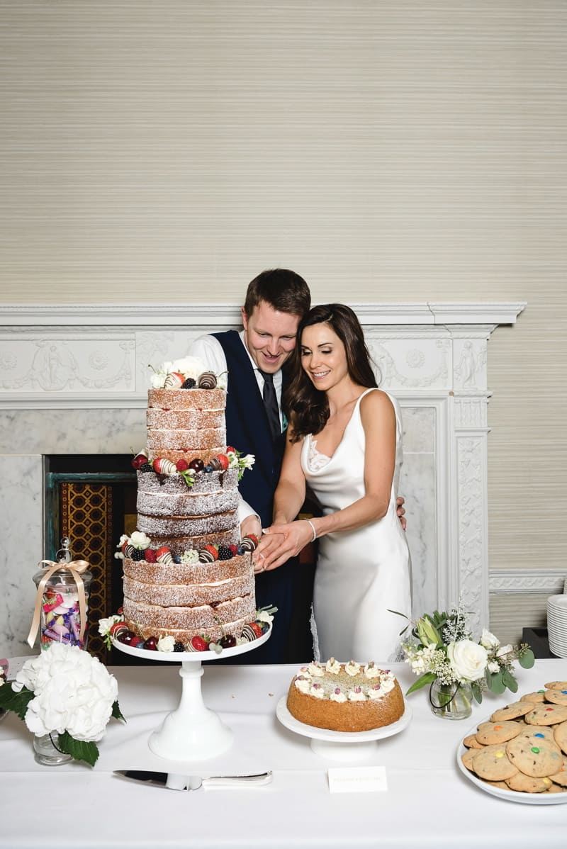 Image by <a class="text-p3" href="http://www.weddingsbynicolaandglen.com" target="_blank">www.weddingsbynicolaandglen.com</a>.