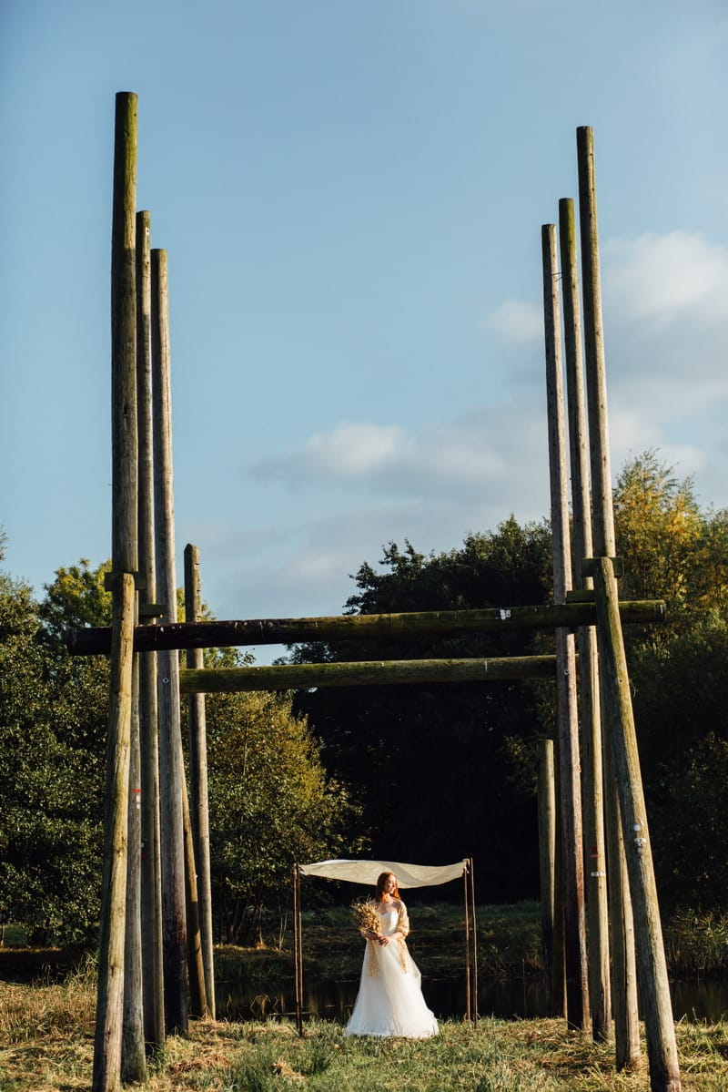 Image by <a class="text-p3" href="https://matildadelvesweddingphotography.com" target="_blank">Matilda Delves Photography</a>.