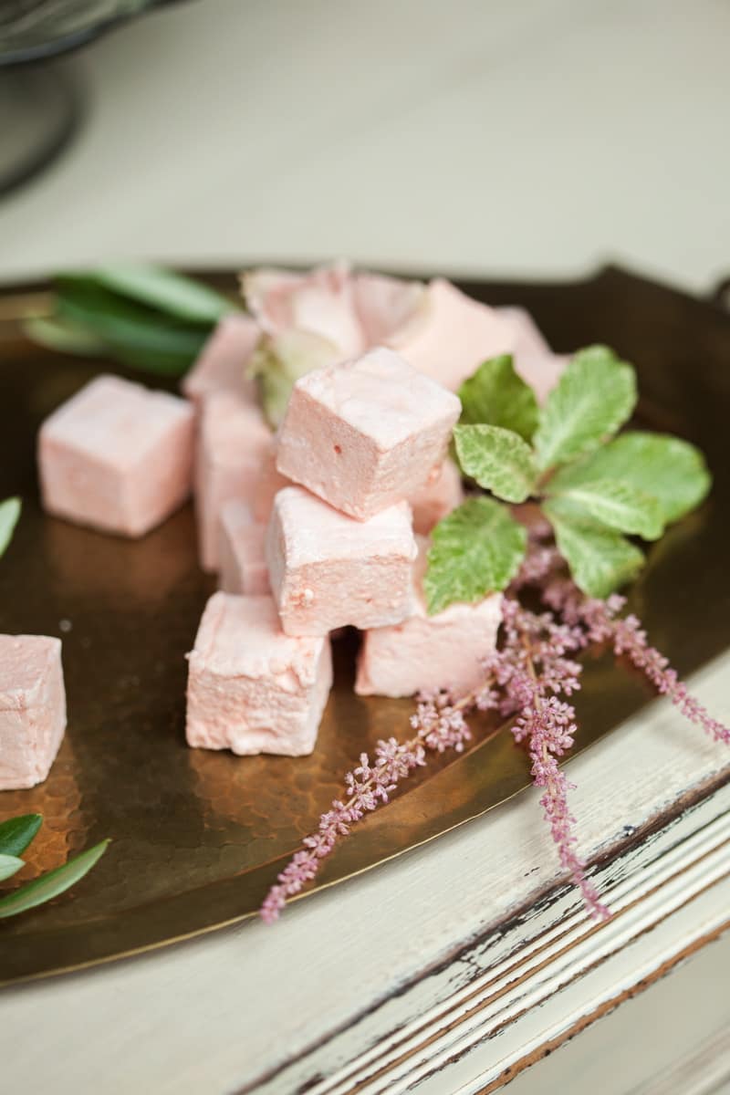 Image by <a class="text-p3" href="http://www.naomikenton.com/" target="_blank">Naomi Kenton</a>.