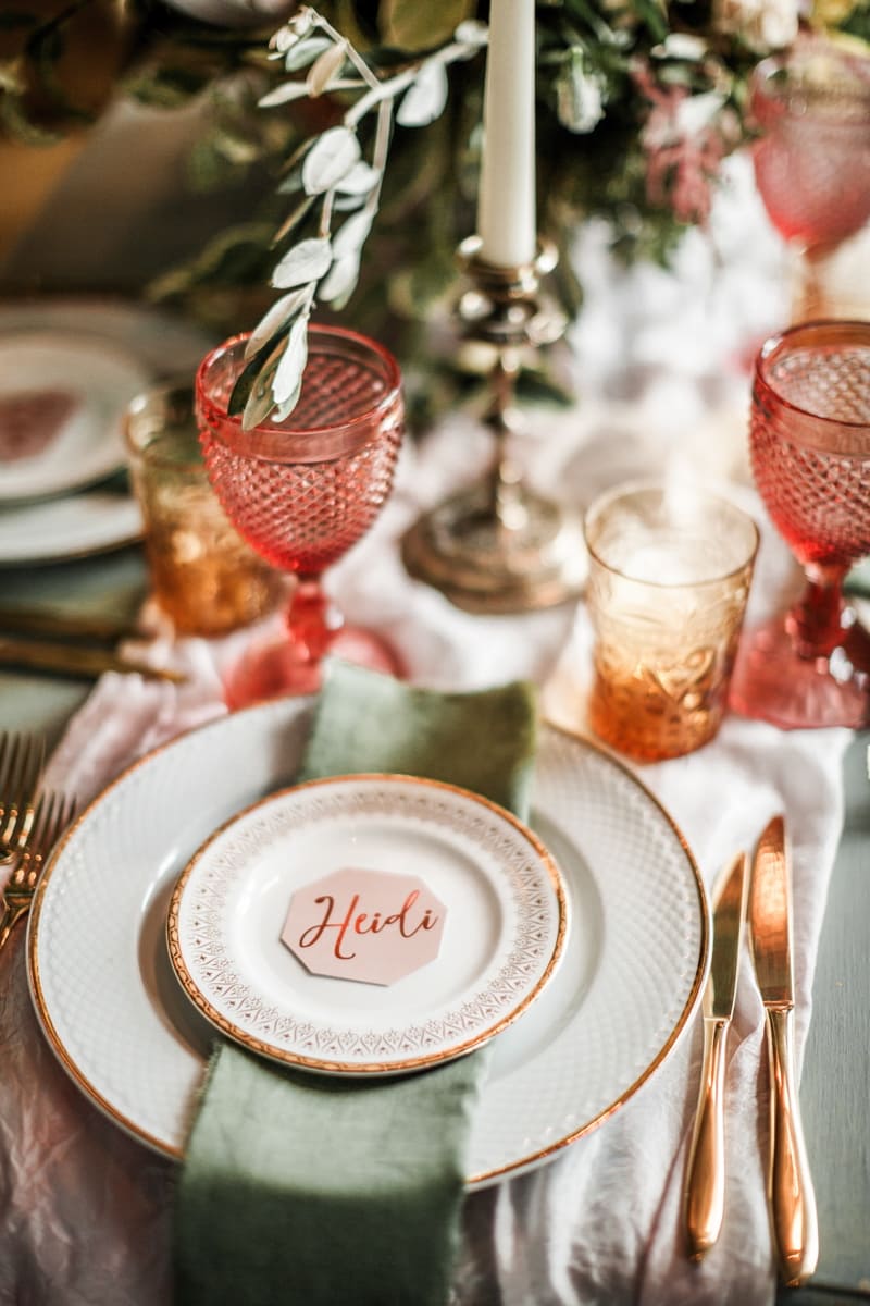 Image by <a class="text-p3" href="http://www.naomikenton.com/" target="_blank">Naomi Kenton</a>.