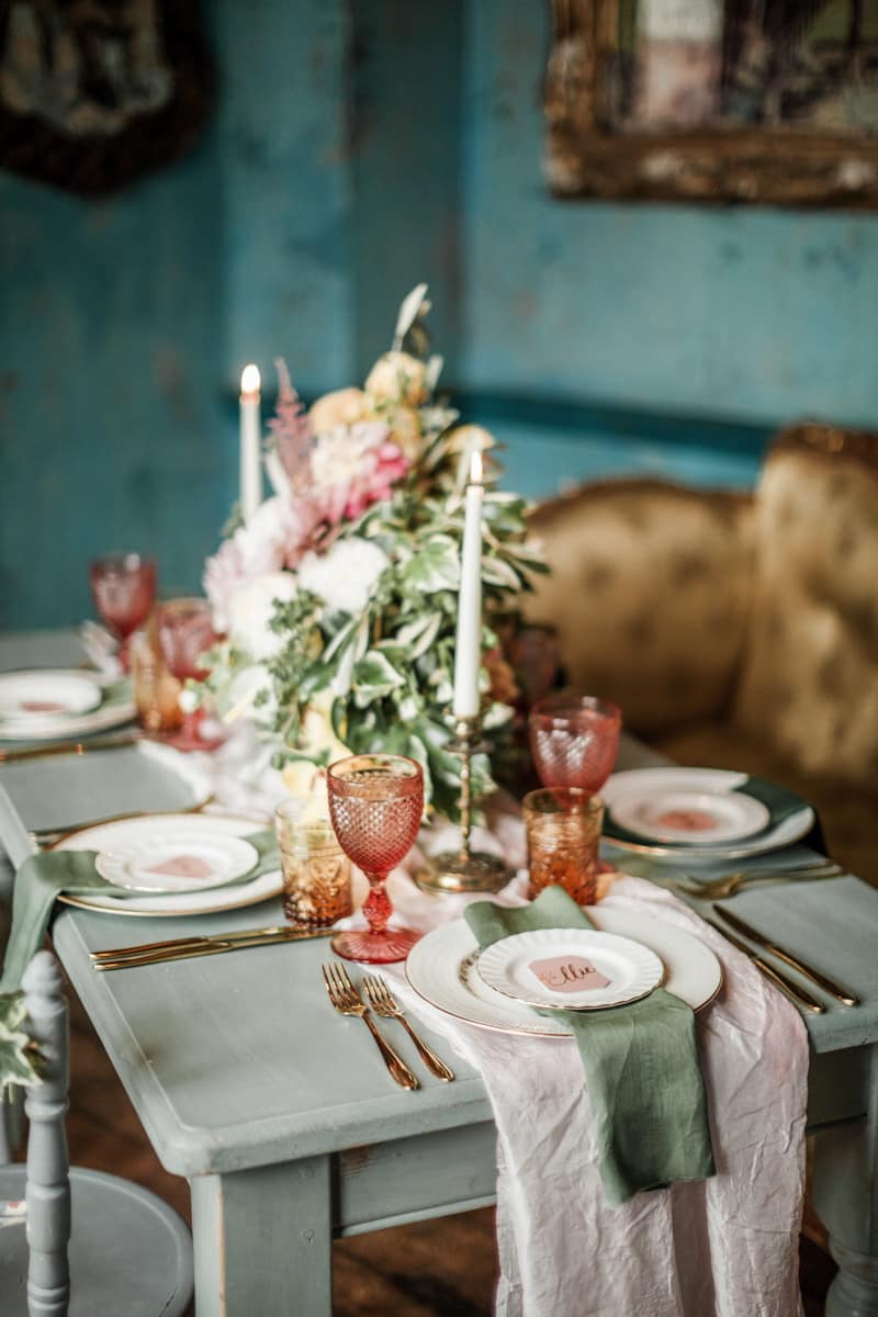 Image by <a class="text-p3" href="http://www.naomikenton.com/" target="_blank">Naomi Kenton</a>.