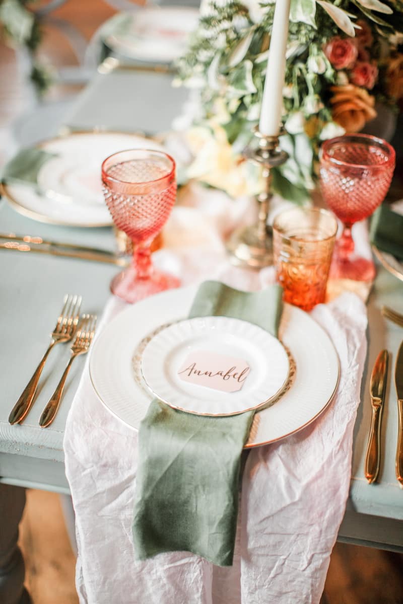 Image by <a class="text-p3" href="http://www.naomikenton.com/" target="_blank">Naomi Kenton</a>.