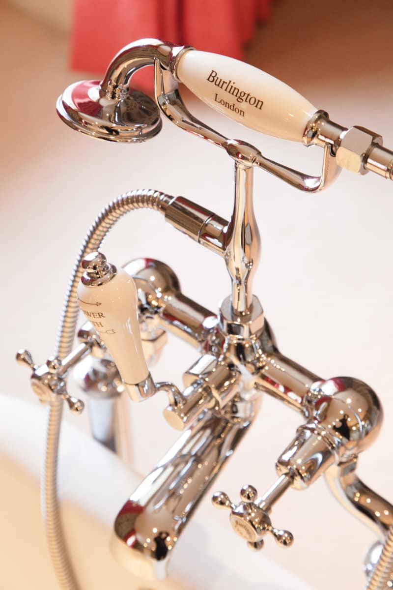 Image by <a class="text-p3" href="http://www.sarahhannam.com" target="_blank">Sarah Hannam Photography</a>.