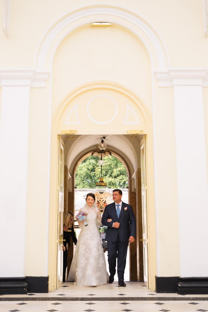 Image by <a class="text-p3" href="http://www.lisadawn.co.uk" target="_blank">Lisa Dawn</a>.