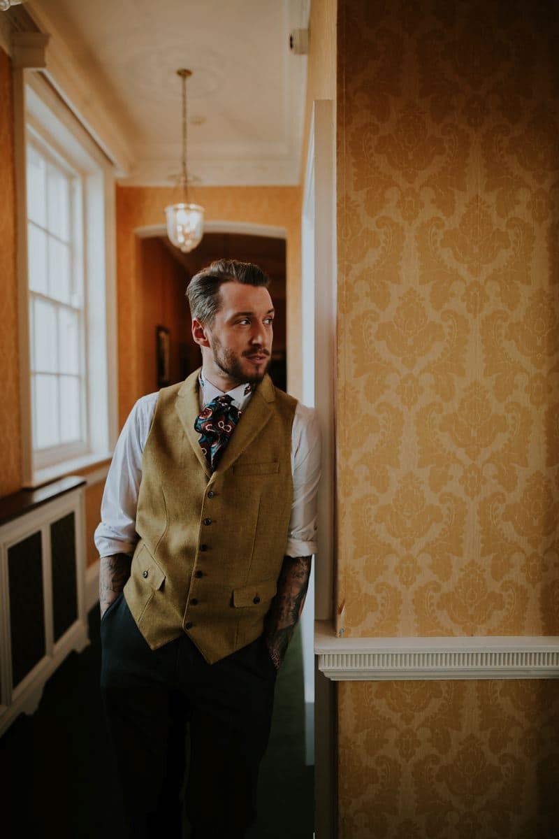 Image by <a class="text-p3" href="http://www.enchantedbrides.photography" target="_blank">Enchanted Brides</a>.