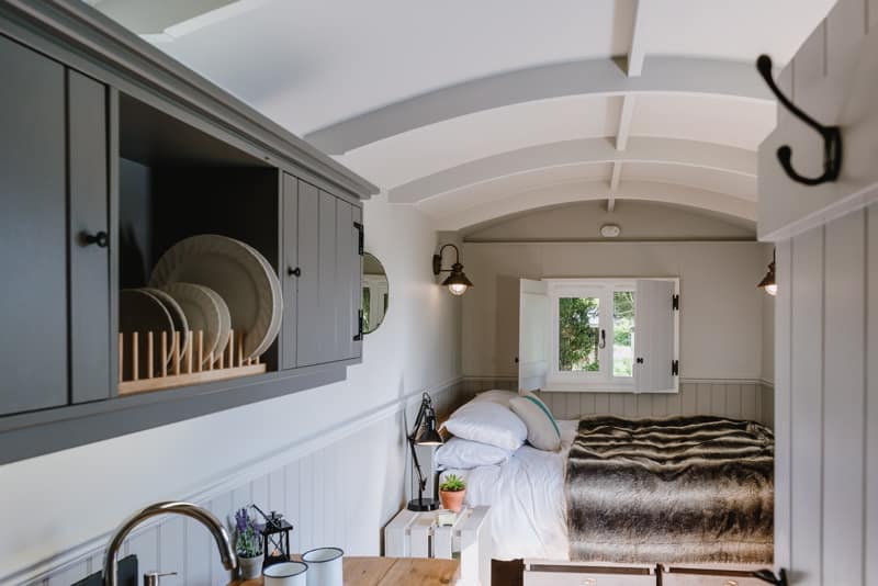 Image by <a class="text-p3" href="http://www.dynamicdogproductions.co.uk" target="_blank">Dynamic Dog Productions</a>.