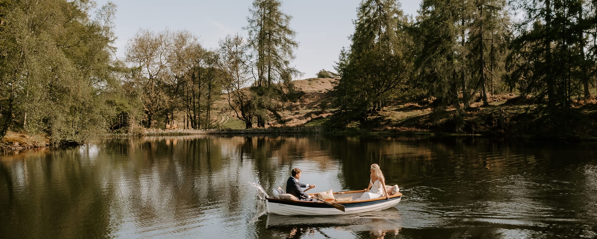 10 Lakeside Wedding Venues