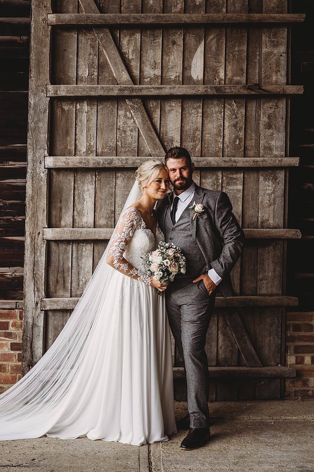 Hannah & Josh | Modern Rustic Wedding at The Oak Barn