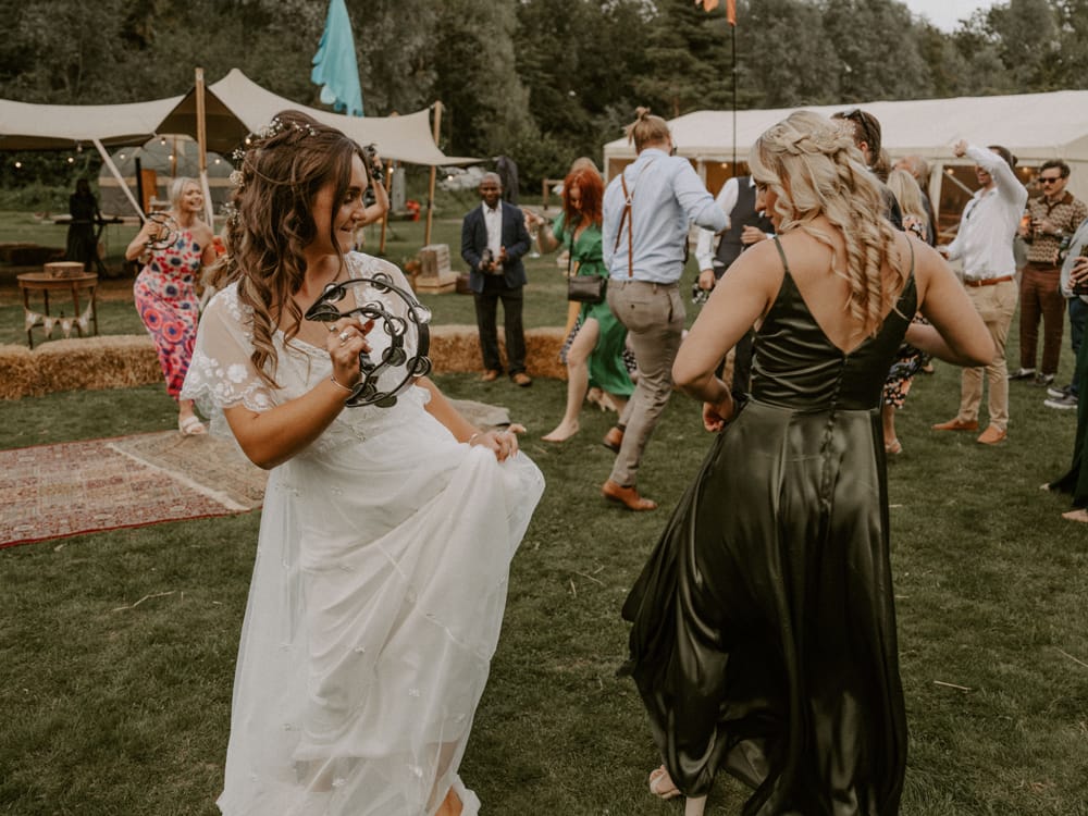 wild-bohemian-wedding-at-teybrook-orchard-essex-40