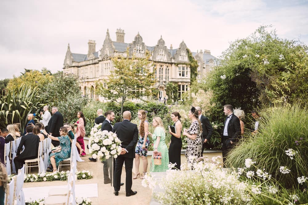 Image by <a class="text-taupe-100" href="http://christinasarah.com" target="_blank">Christina Sarah Photography</a>.
