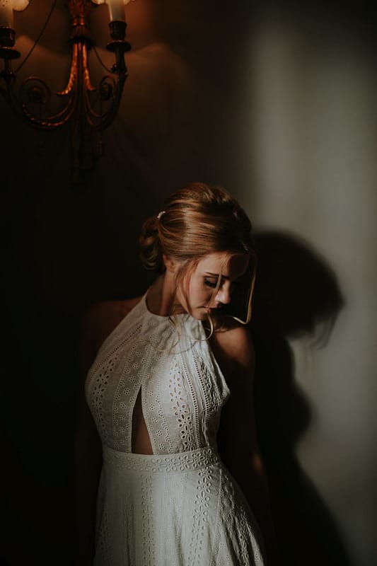 Image by <a class="text-taupe-100" href="http://www.enchantedbrides.photography" target="_blank">Enchanted Brides</a>.