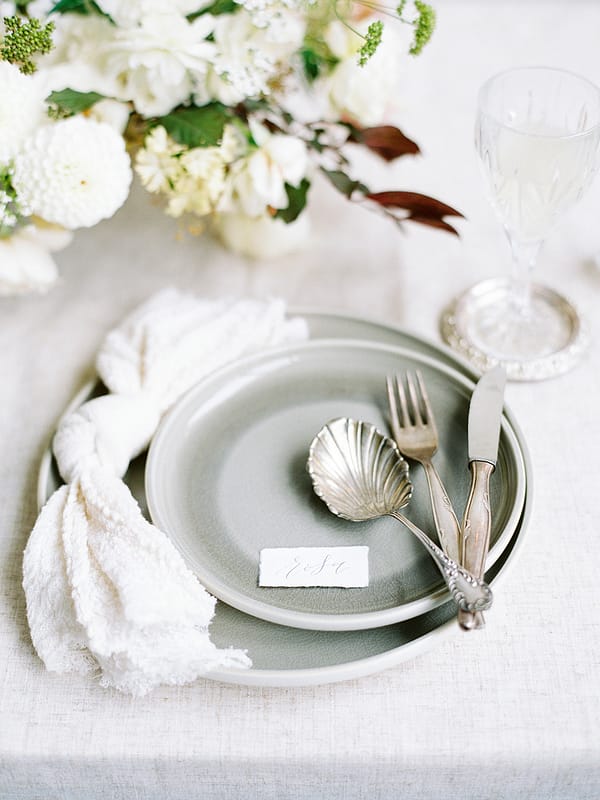 Image by <a class="text-taupe-100" href="http://www.hannahduffy.com" target="_blank">Hannah Duffy Photography</a>.