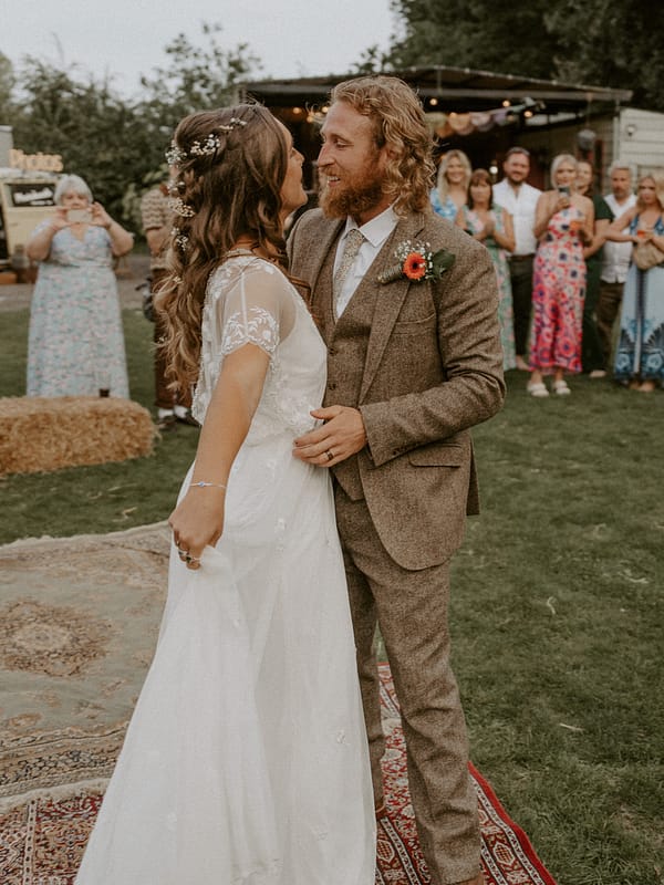 wild-bohemian-wedding-at-teybrook-orchard-essex-32