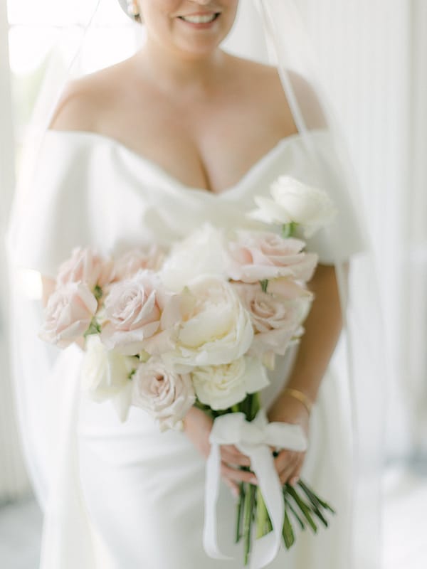 Image by <a class="text-taupe-100" href="http://www.hollyclarkphotography.co.uk" target="_blank">Holly Clark Photography</a> | Planning by <a class="text-taupe-100" href="http://www.katrinaotterweddings.co.uk" target="_blank">Katrina Otter Weddings</a>.