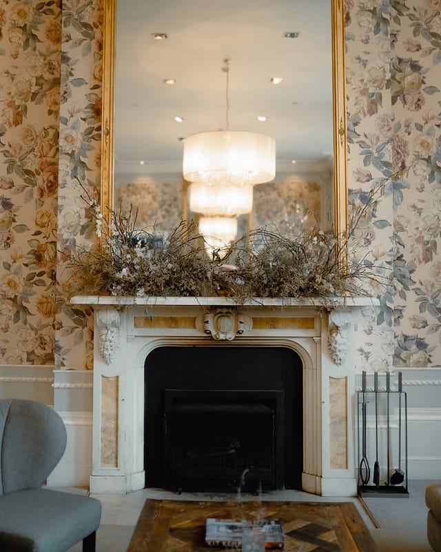 Image by <a class="text-taupe-100" href="https://www.rebeccasearlephotography.co.uk" target="_blank">Rebecca Searle Photography</a> at Hampton Manor.