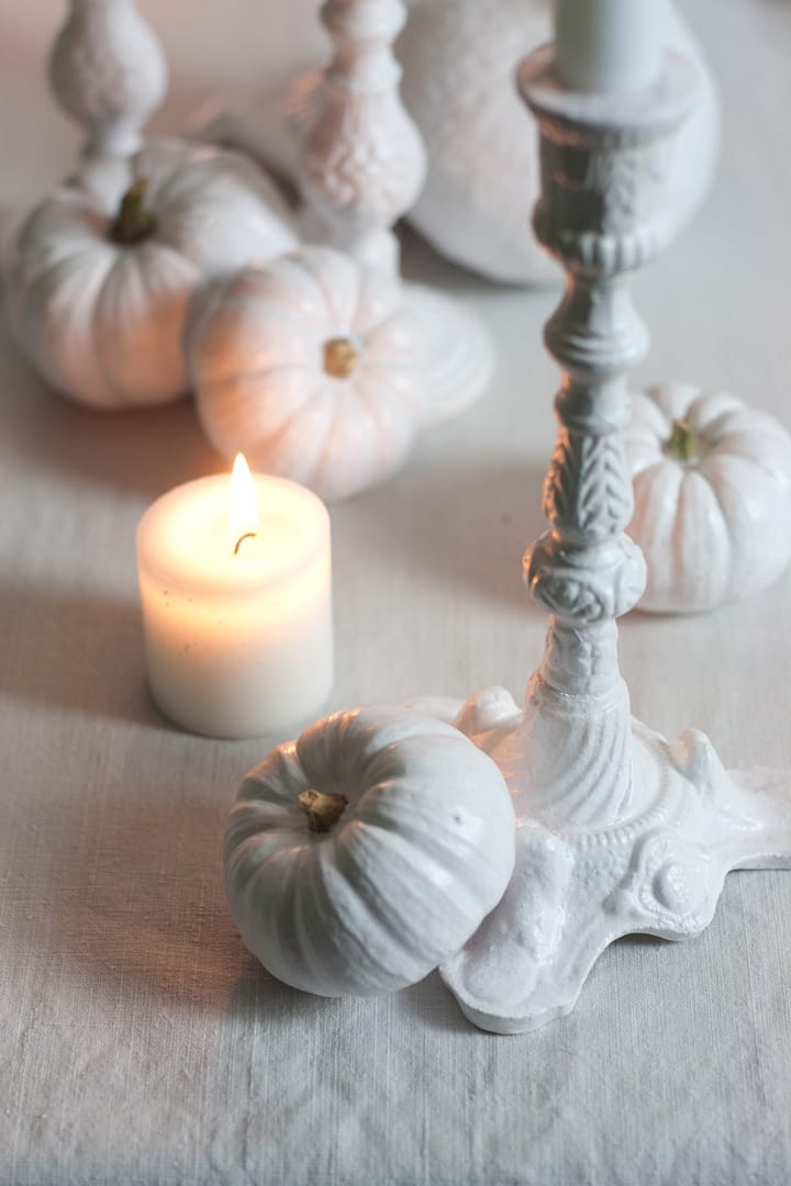 white-alternative-halloween-inspiration-amber-persia-for-coco-wedding-venues-05