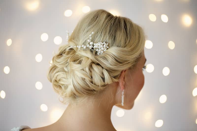 bridal-accessories-wedding-inspiration-coco-wedding-venues-victoria-fergusson-bridal-accessories-Goddess pins £70, Laurel earrings £35. VFA
