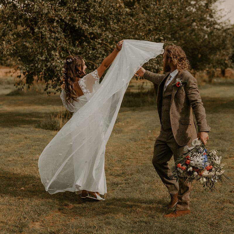 wild-bohemian-wedding-at-teybrook-orchard-essex-27