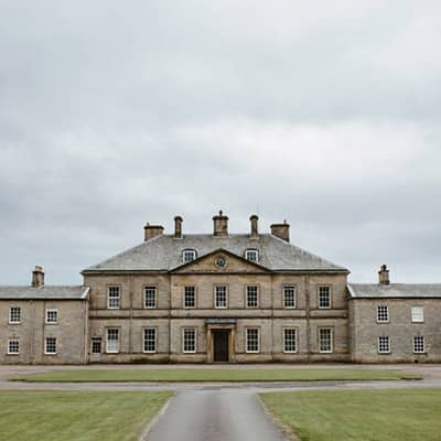 Capheaton Hall | Image by <a class="text-taupe-100" href="http://ruthatkinsonphotography.com" target="_blank">Ruth Atkinson Photography</a>.