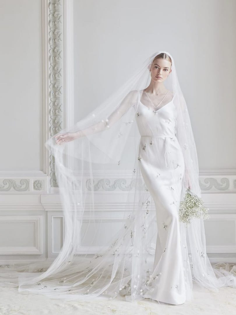 How to Dress for an English Country Barn Wedding