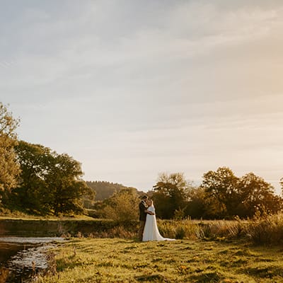 https://mliyk3duceuq.i.optimole.com/cb:ssd6.1bd3e/w:auto/h:auto/q:mauto/ig:avif/f:best/https://cocoweddingvenues.co.uk/wp-content/uploads/2021/03/wilde-lodge-countryside-wedding-venue-in-powys-wales-chloe-ely-feature.jpg